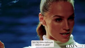 Tori Black, erotik film sektöründen ayrıldıktan sonra yetişkin film sektörüne geri döndü. Türkçe altyazılı porno yapımcılarıyla görüştükten sonra temel içgüdü filminden ilham alarak, tutkulu sevişmeleri ve ateşli seksleri ile Tori'nin küllerinden doğuş hikayesini anlatıyor.