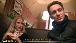 Sarışın Kolej öğretmenine çift maaş teklif edip masaya yatırıyorlar.