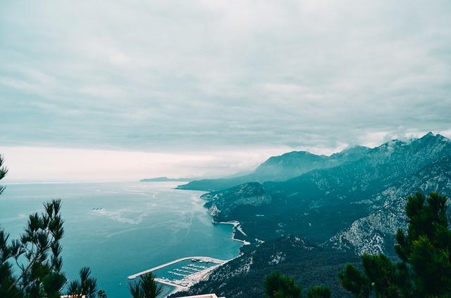 Şu Anda Derinden Seksi Hissetmenin 14 Yolu 1 - İçsel Güzelliğini Keşfet ve Onu Yansıt